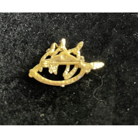 Vintage Wishbone Brooch Pin Gold Tone with Emerald Green Rhinestones 1.5" - Picture 4 of 5